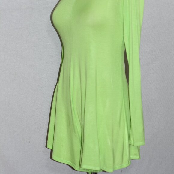 Green Cotton Romper (2) - Picture 4 of 10